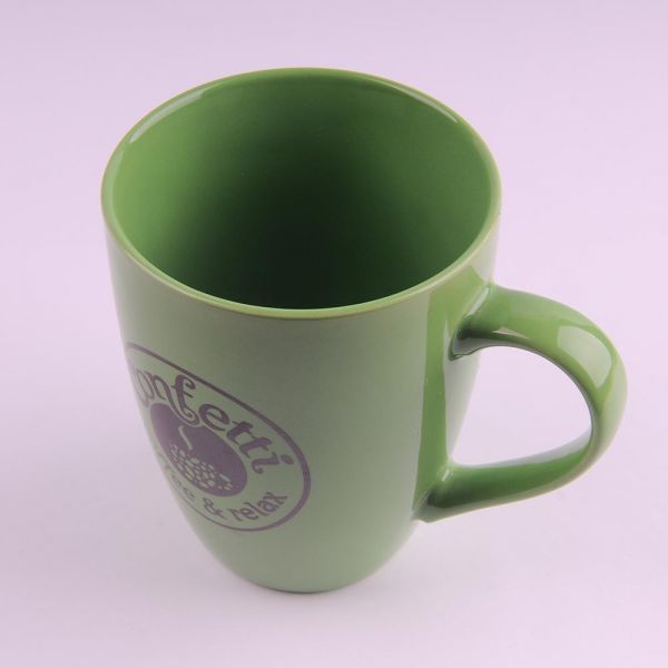 Чашка c деколью зеленая