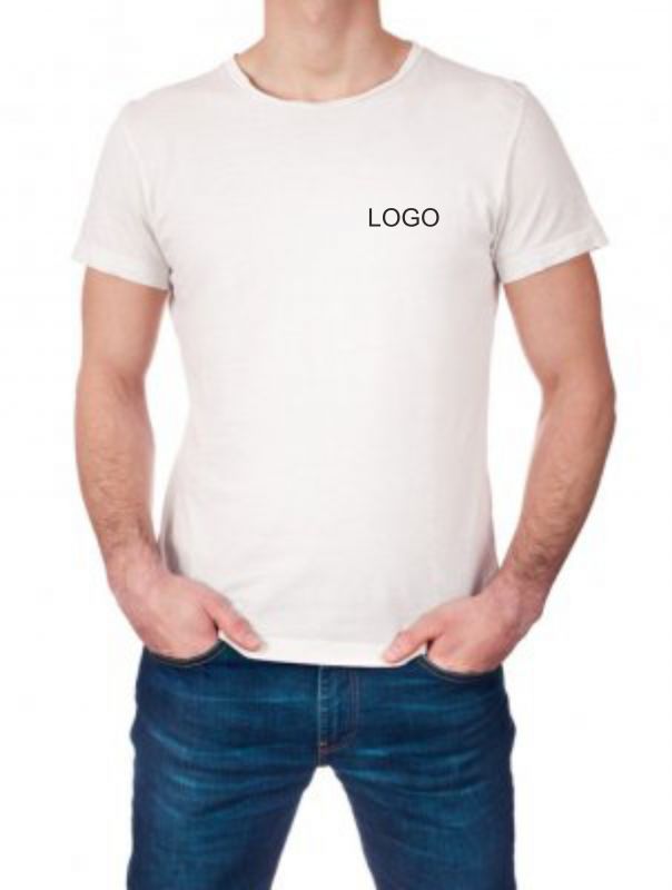 Біла футболка з логотипом на грудях